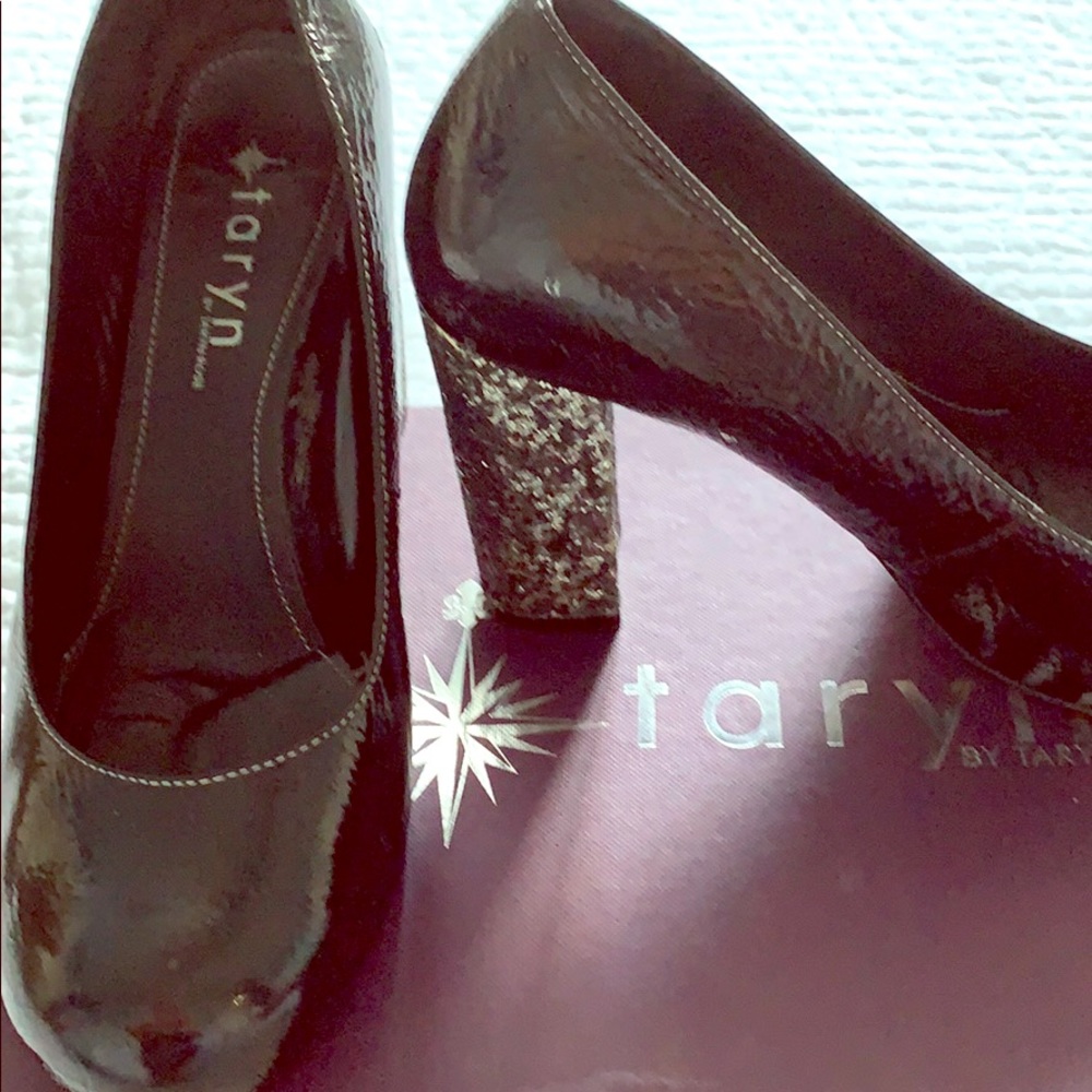Taryn by Taryn Rose with silver glitter heels